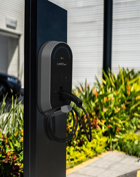 EV Charger-Hospitality One Pager-Vert 5-LG ONLY_Page_1_Image_0001