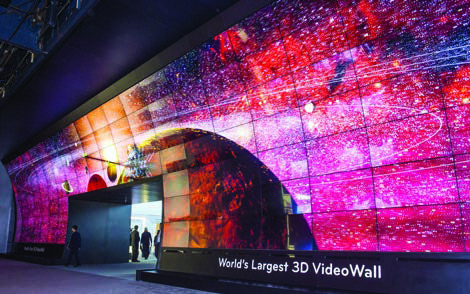 FLY_WhyLG_DigiSign_011401_PR_Page_2_Image_0006